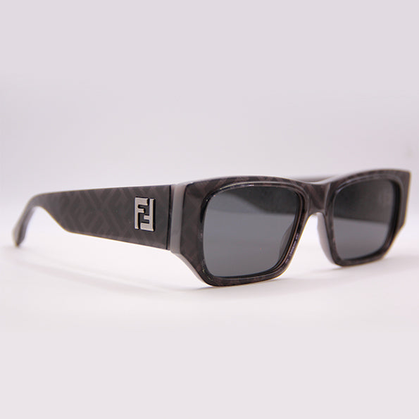 Fendi Sunglasses FE40144I